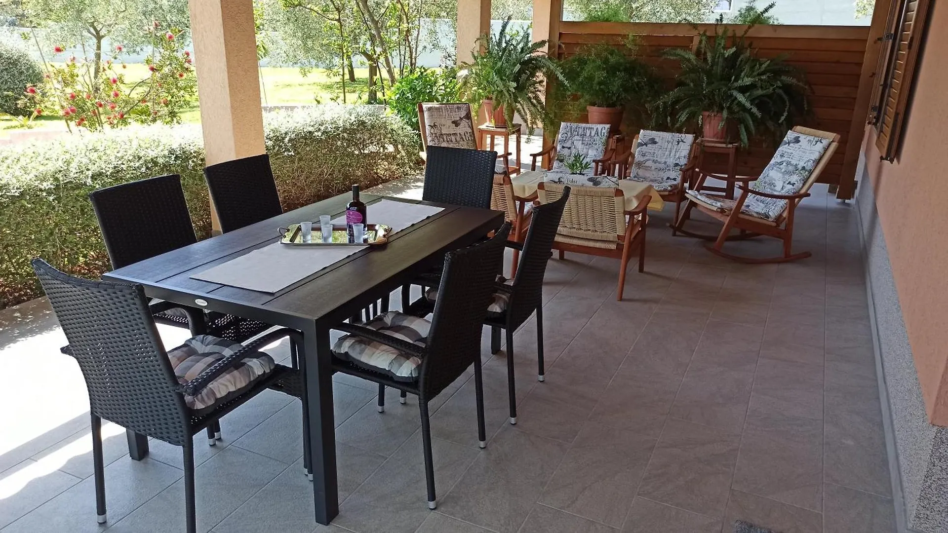 Neue Wohnung In Loborika Mit Grosser Terrasse プーラ