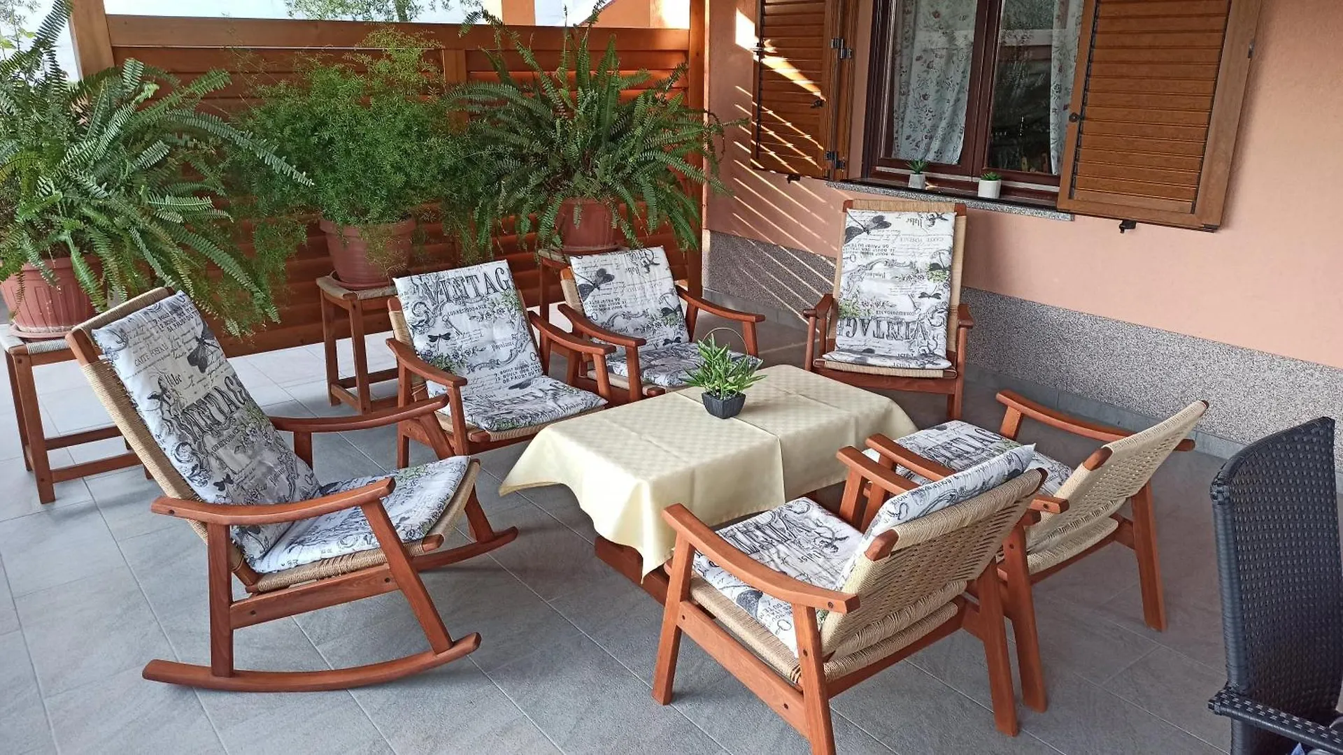 アパート Neue Wohnung In Loborika Mit Grosser Terrasse プーラ